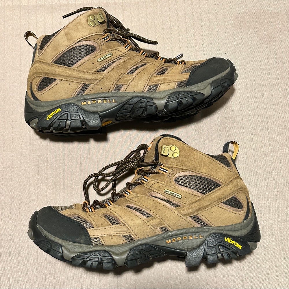 Merrell Men's Moab 2 Mid Waterproof Hiking Boot, Color Earth / Brown, US Size 8